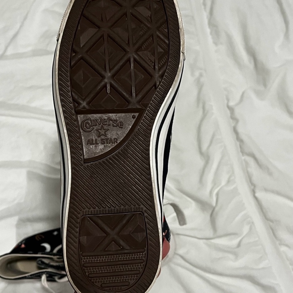 Converse with embroider designs
